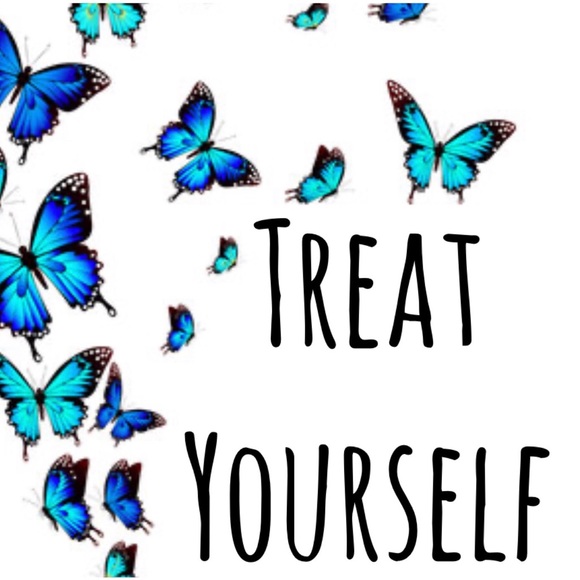 Lots of Newly Listed Items-New & Gently Used-Closet Staples-Luxury 2 Vintage - Picture 5 of 9